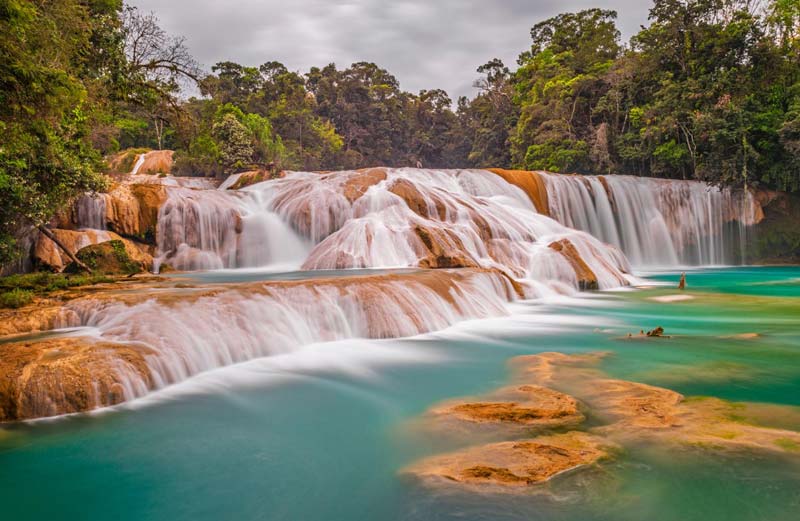 Cascadas de Agua Azul, Chiapas: donde el agua se vuelve azul y la naturaleza parece mágica