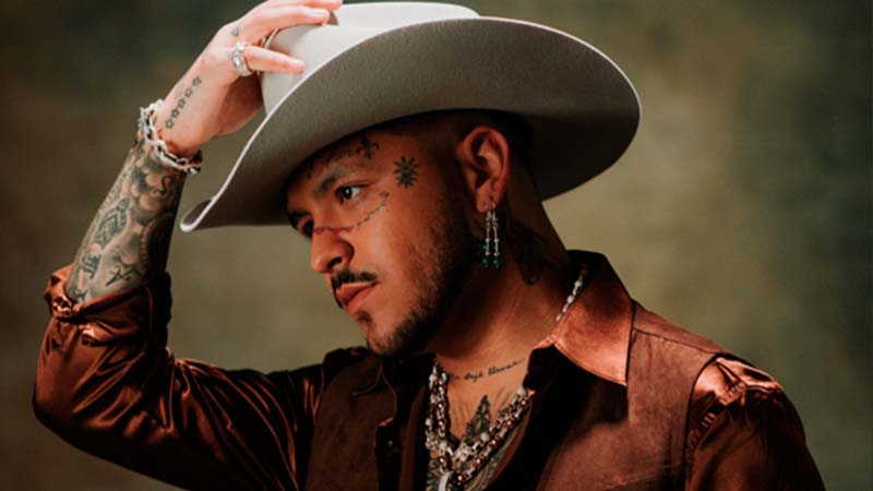 Christian Nodal presenta “Bandera Blanca” con mezcla de mariachi y norteño