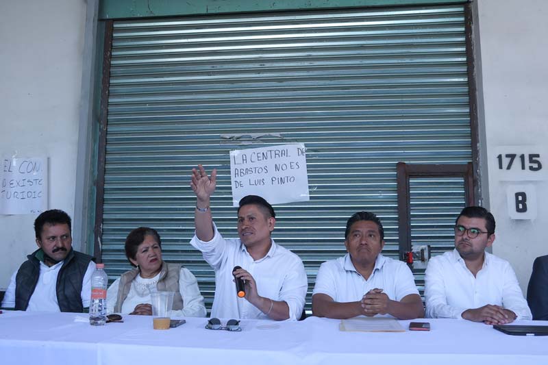 Comerciantes de la Central de Abasto Puebla frenan construcción de barda perimetral