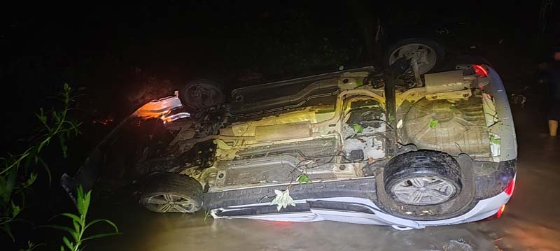 Conductor muere luego de que su vehículo cayera a una barranca en Tlalancaleca
