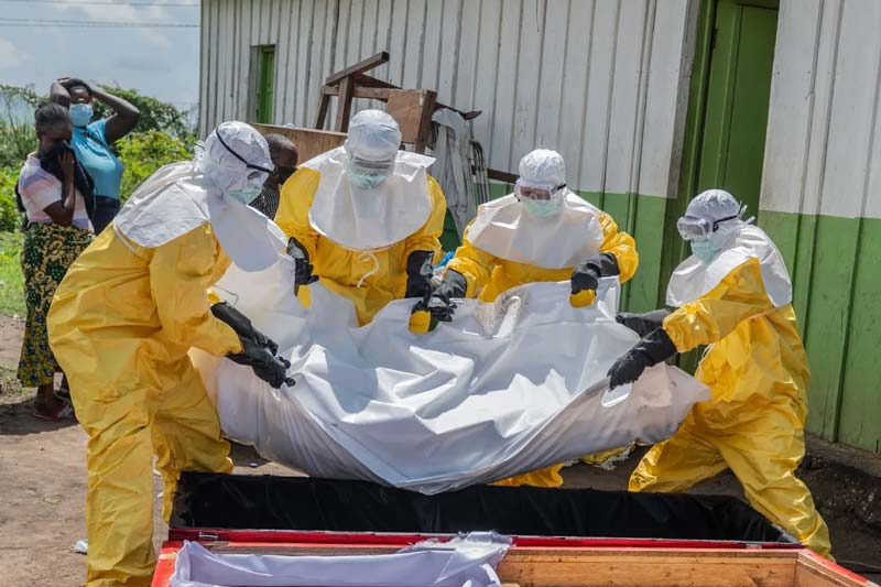 Crisis por ébola en Congo: suman 160 muertes y prenden fuego a centro de salud
