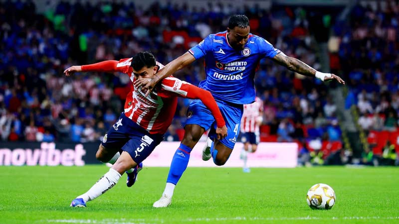 Cruz Azul sobrevive ante Chivas y se juega todo en el Jalisco