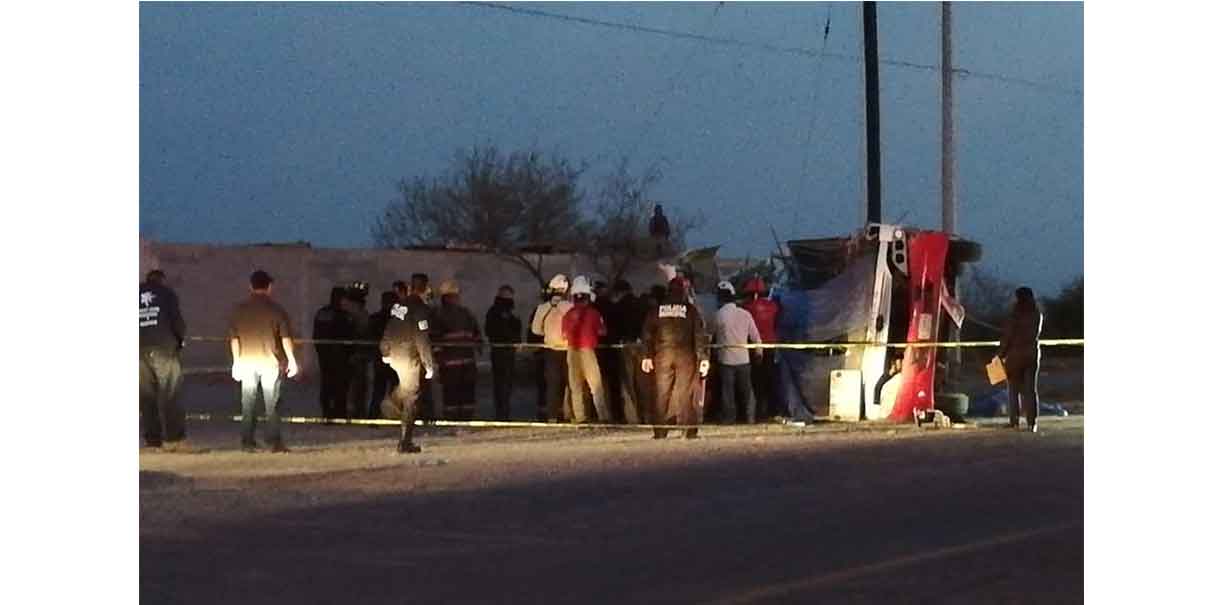 Al menos 12 muertos es el saldo del choque entre pipa y transporte público en NL