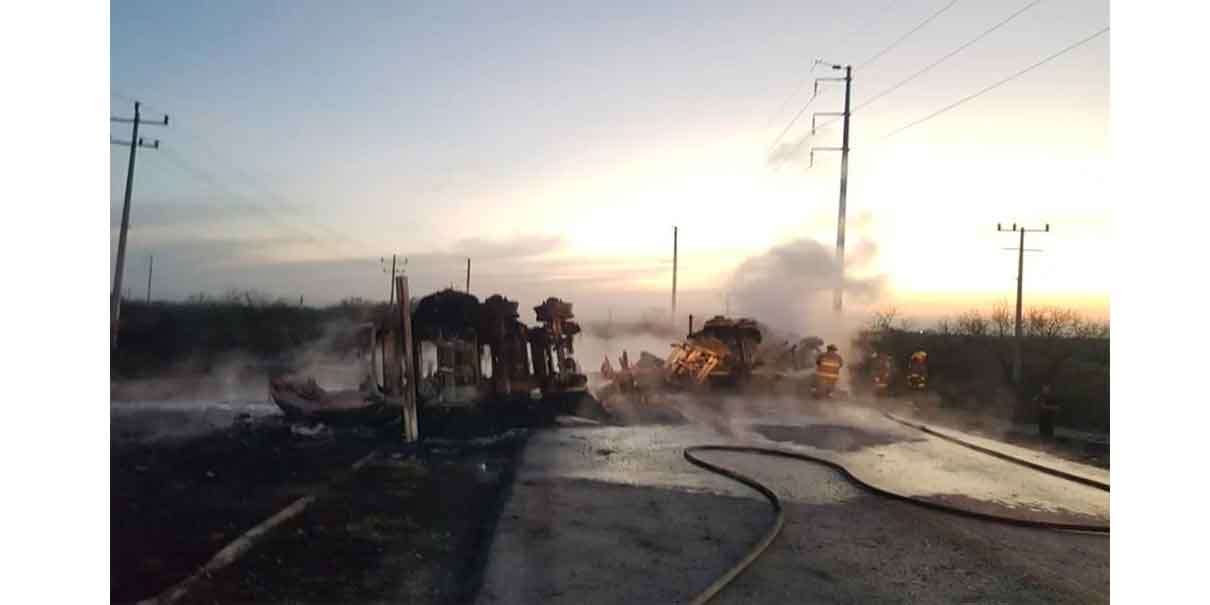 Al menos 12 muertos es el saldo del choque entre pipa y transporte público en NL