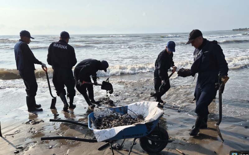 Derrame en el Golfo de México: acusan que autoridades sabían y no activaron protocolos