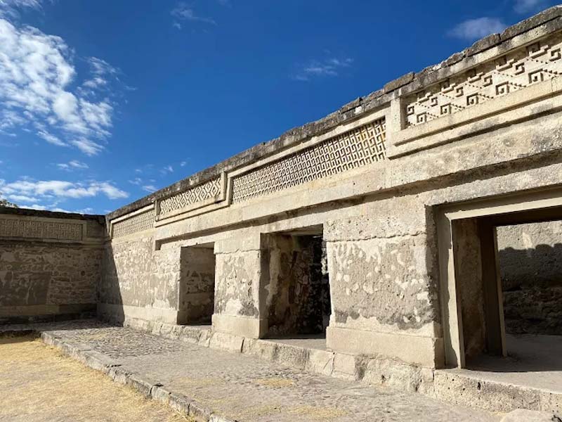 Descubre la Zona Arqueológica de Mitla, joya histórica cerca de Oaxaca