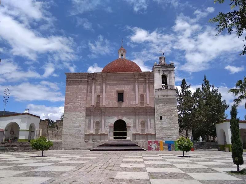 Descubre la Zona Arqueológica de Mitla, joya histórica cerca de Oaxaca