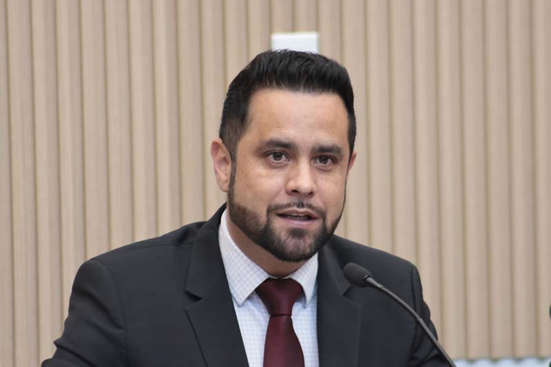 Diputado de Morena se desmarca de señalamientos de líder tianguista
