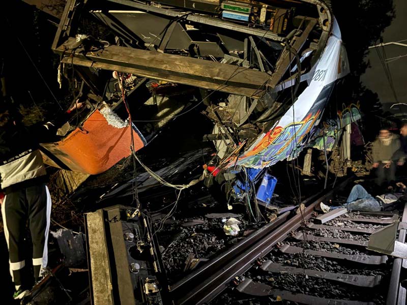 Dos nuevos accidentes de tren en España dejan un muerto y decenas de heridos