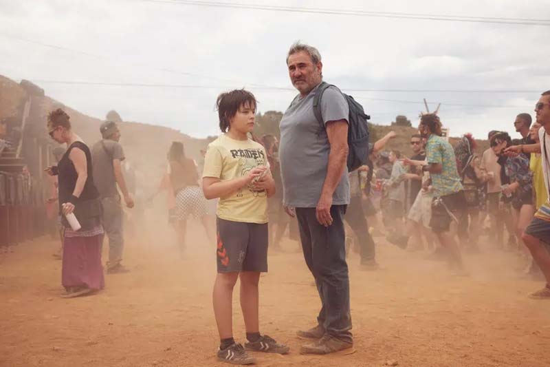 Drama, suspenso y comedia se viven este fin de semana con Sirát y Familia a la Deriva