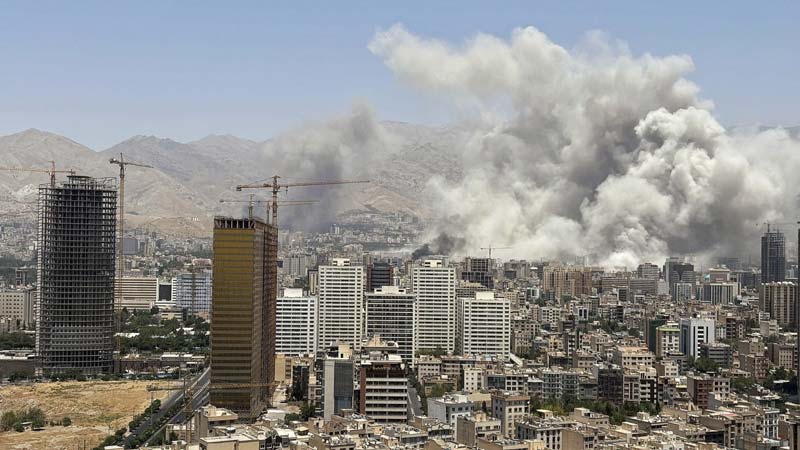 El manejo del conflicto con Irán recibe una de las peores calificaciones para Trump, con apenas 28% de aprobación