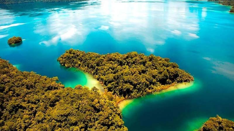 El paraíso secreto de Chiapas: Laguna Miramar, la laguna de aguas cristalinas rodeada de selva