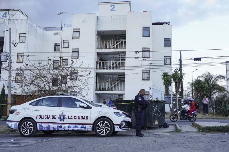 Encuentran feto en contenedor de basura en Bosques de San Sebasti谩n