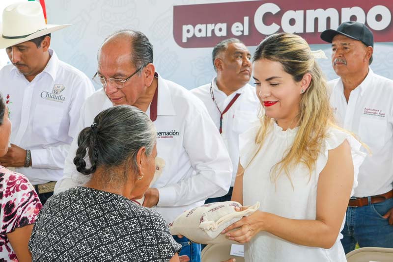 Entrega de semilla de sorgo impulsa la productividad agrícola en la Mixteca poblana