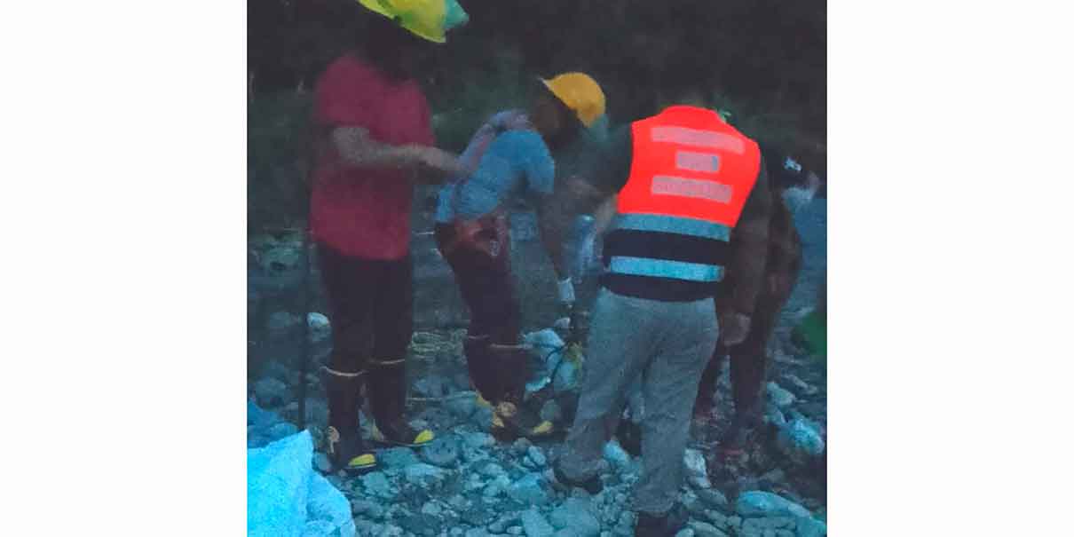 Cadáver dentro de río en Xicotepec