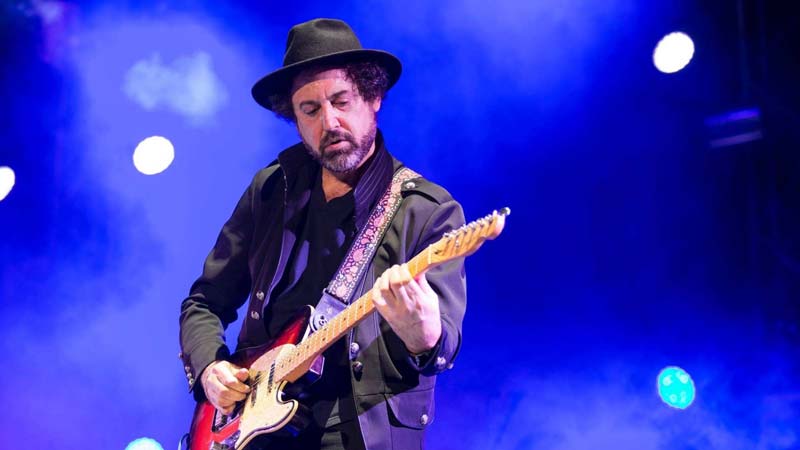 Exguitarrista de Caifanes, Alejandro Marcovich, en estado cr铆tico por derrame cerebral