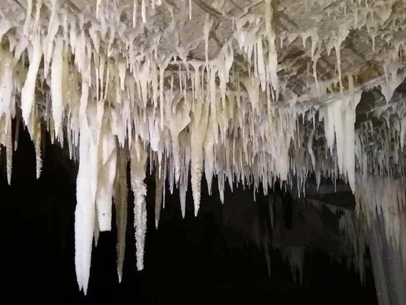 Explora Las Grutas Karmidas, en Zapotitlán de Méndez, Puebla, un mundo subterráneo