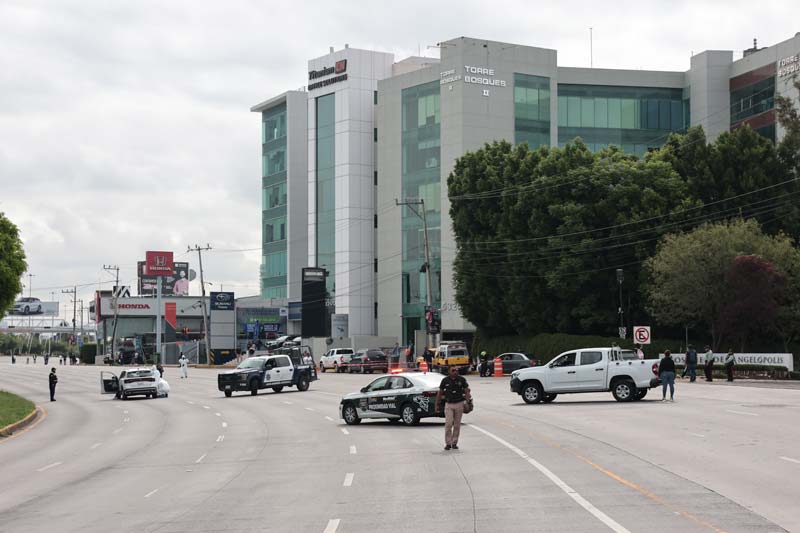 Fiscalía de Puebla cierra tramo de la Atlixcáyotl para capturar al tirador