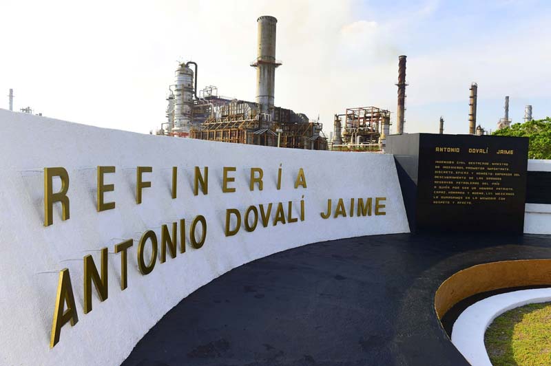 "Flamazo" en refinería de Pemex en Salina Cruz deja tres trabajadores con quemaduras