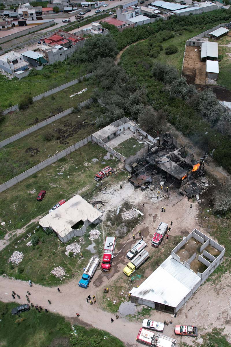 Fuerte EXPLOSIÓN en Tepeaca por pipas de gas LP; desalojan escuela y vecinos