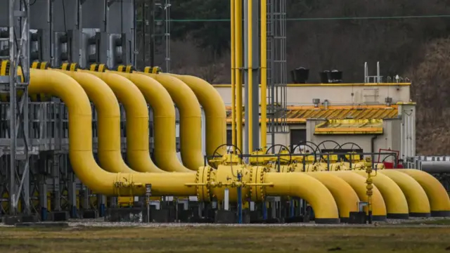 Gas