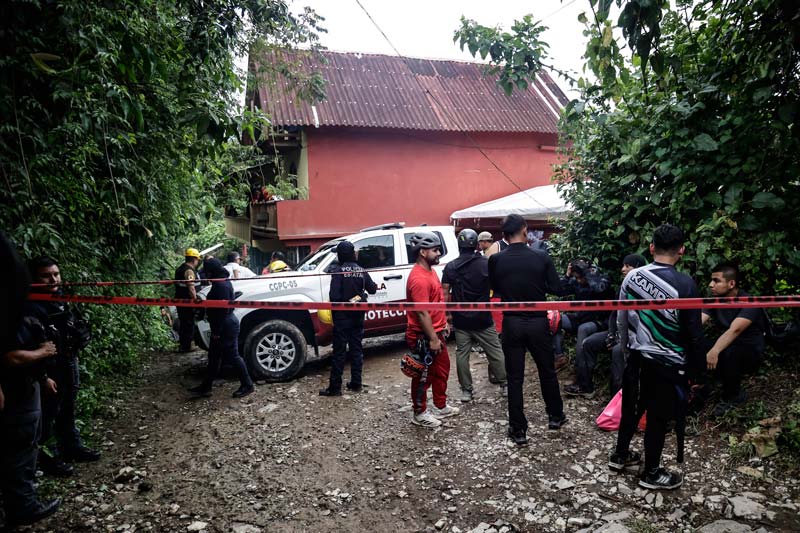 Hallan a dos de las tres personas desaparecidas en la Gruta de Chichicazapan, en Cuetzalan