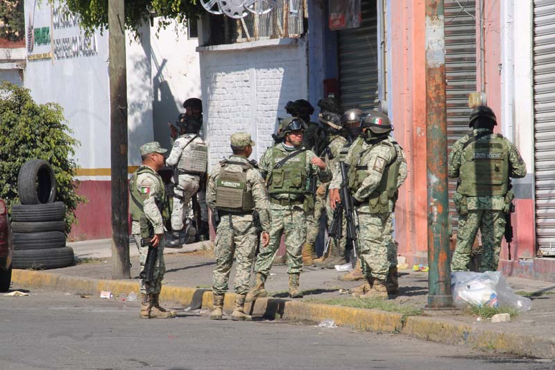 Hallaron hasta un auto robado en operativo y cateo en la 46 Poniente