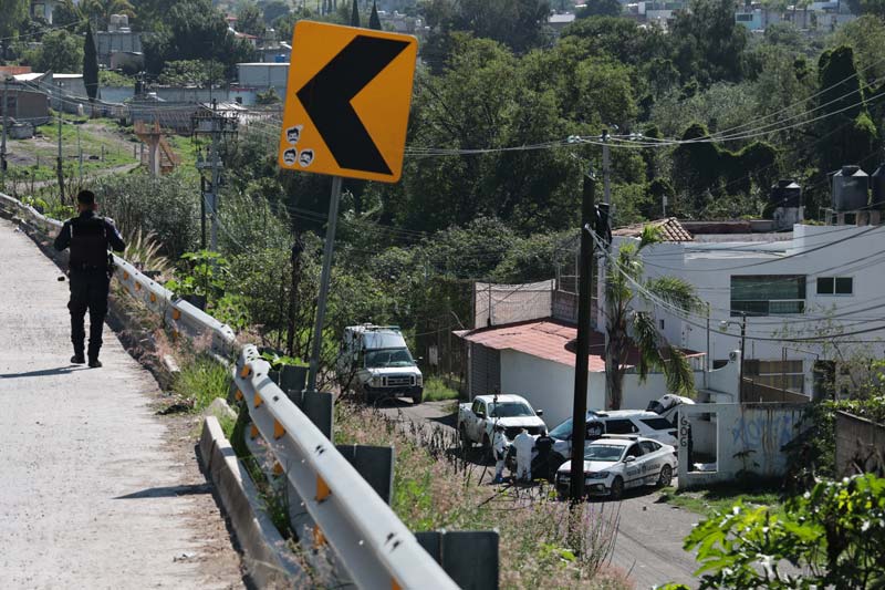Hombre es asesinado a puñaladas en Totimehuacan; investigan si fue intento de robo a vivienda