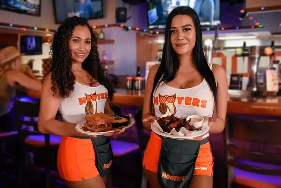 Hooters