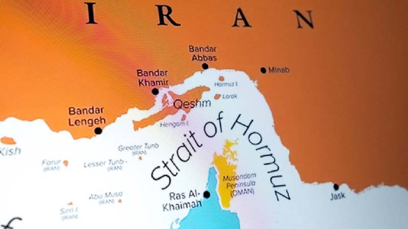 Irán amenaza con quemar barcos que crucen el estrecho de Ormuz