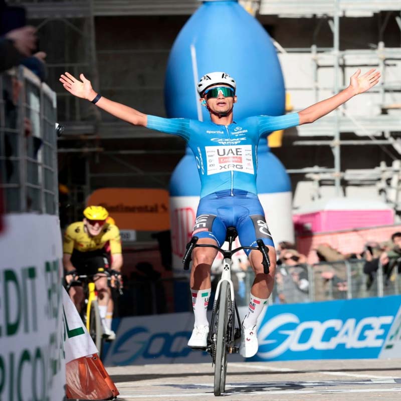 Isaac Del Toro asegura el título de la Tirreno-Adriático con brillante victoria