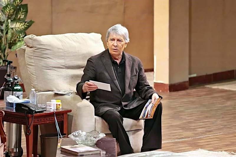 Juan Ferrara cierra 60 años de carrera con “No te vayas sin decir adiós” en Puebla