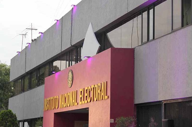 Acusan red de favores y contratos millonarios en el INE bajo gestión de Taddei