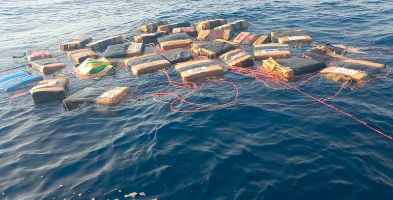 Marina intercepta cargamento de 2.1 toneladas de cocaína en aguas de Oaxaca