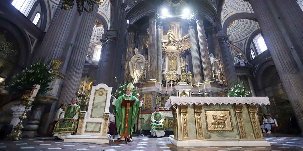 Misa dominical en Puebla