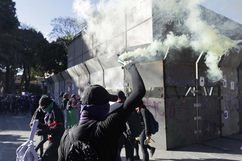 Monumentos históricos de Puebla sin protección durante marcha del 8M
