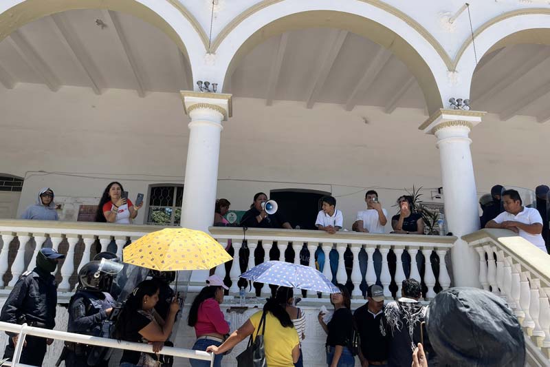 Nada es rápido para resolver el caso Acatlán, atajó el Congreso