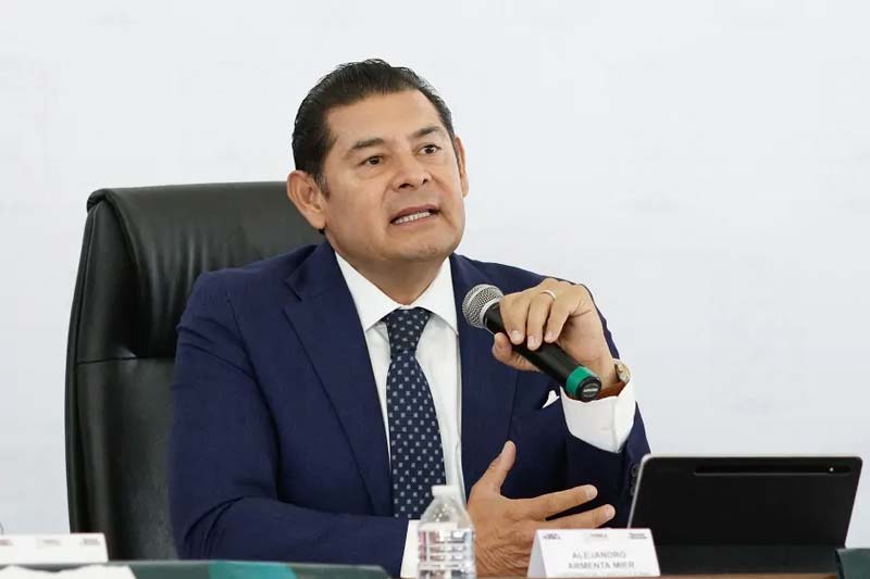 Alejandro Armenta.