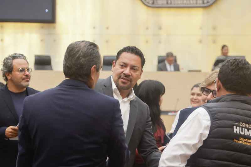 Personal del Congreso de Puebla bajo evaluación