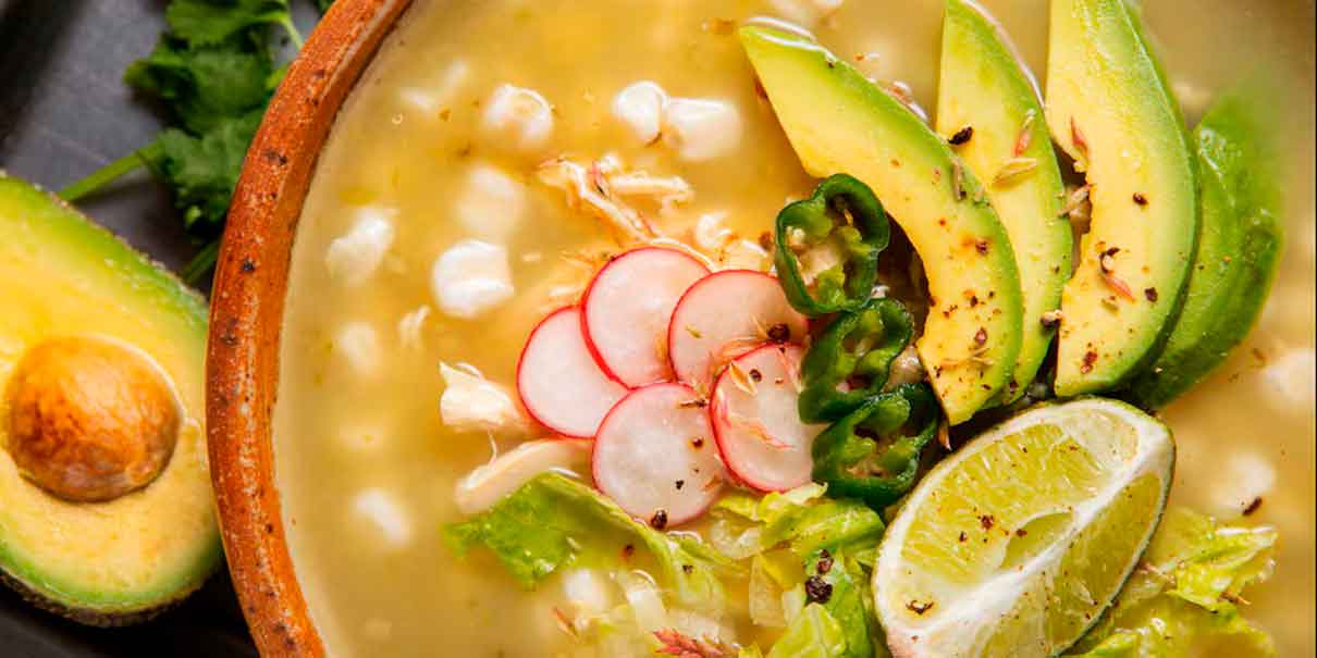 Pozole blanco preparado
