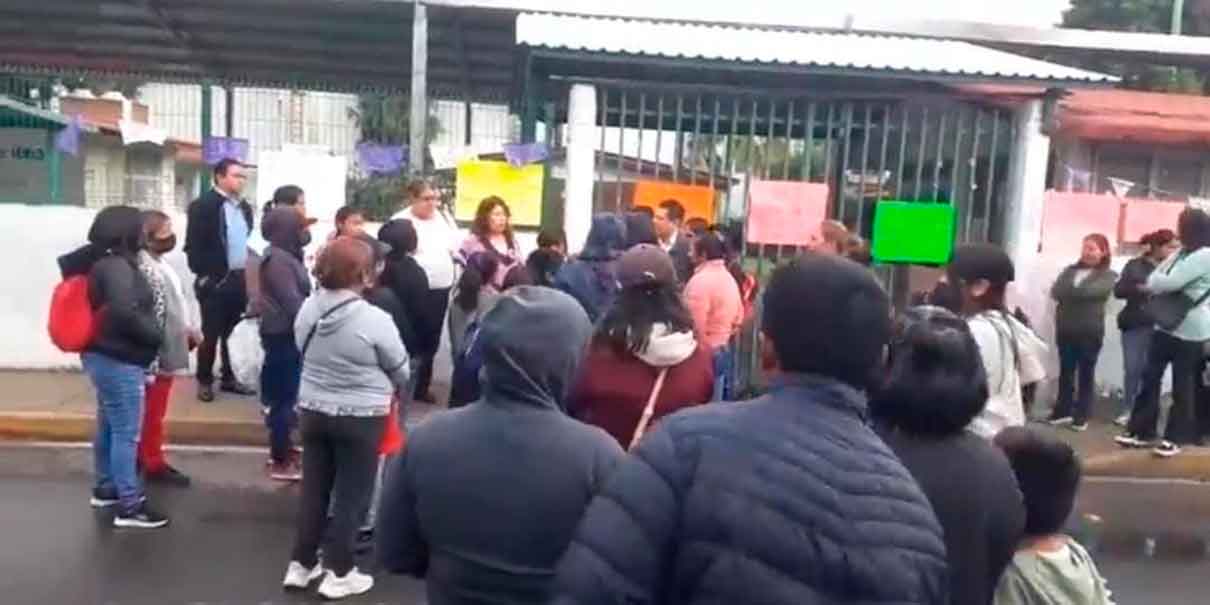 Padres de familia protestan