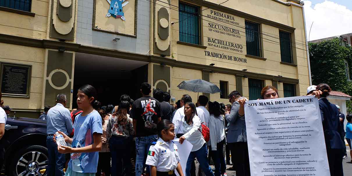 Protesta en Academia Militarizada