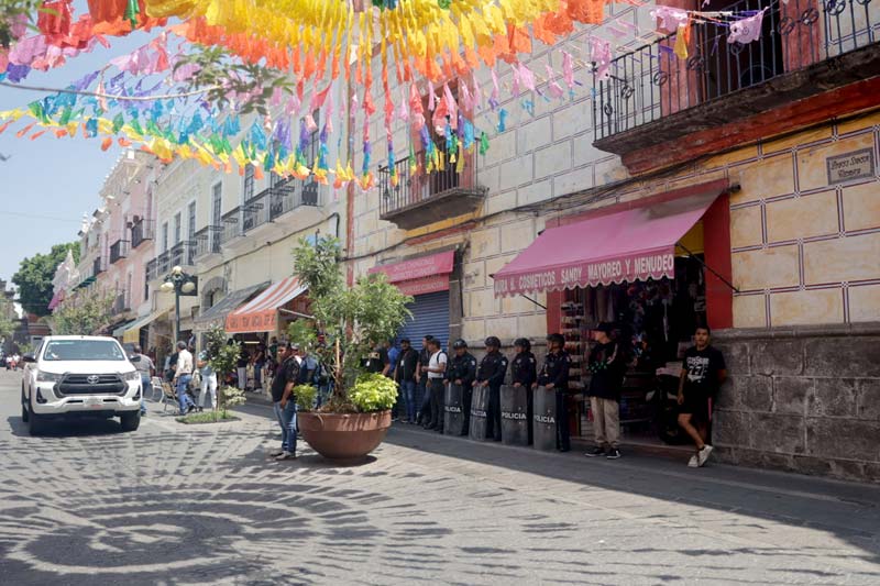 Puebla busca recuperar orden turístico en la Calle de los Dulces