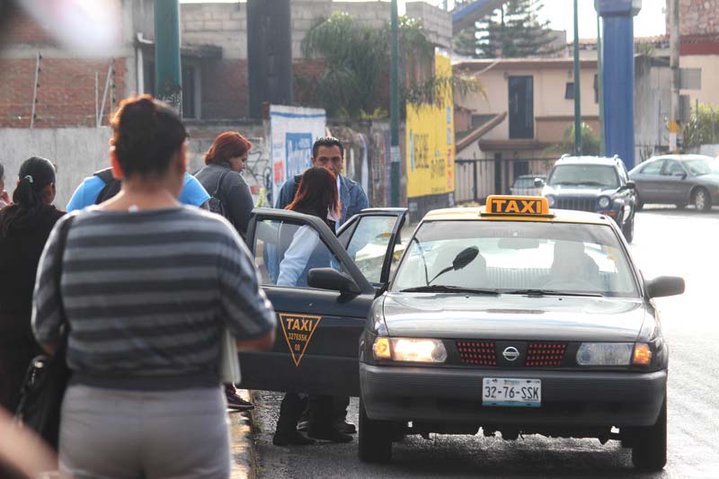 Taxi colectivo eliminaría el servicio de taxis pirata en la capital: FxM