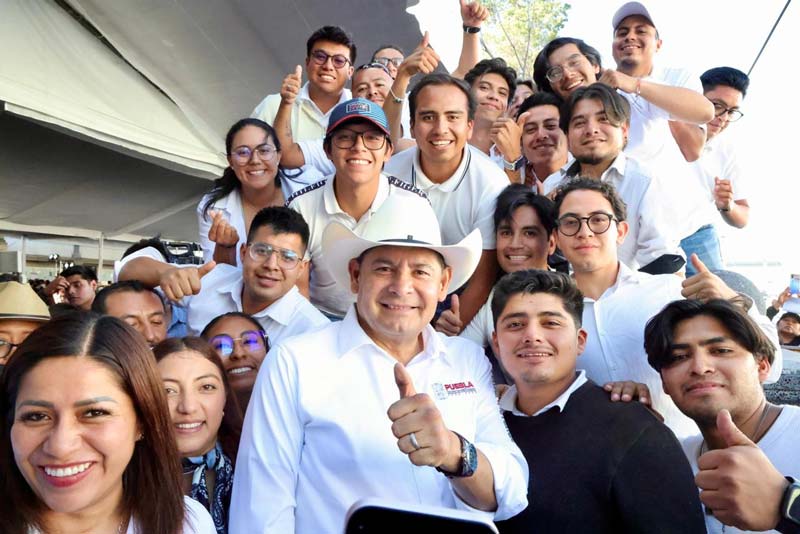 Puebla impulsa desarrollo comunitario con apoyos al campo y carreteras en El Seco