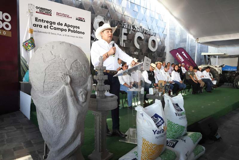 Puebla impulsa desarrollo comunitario con apoyos al campo y carreteras en El Seco