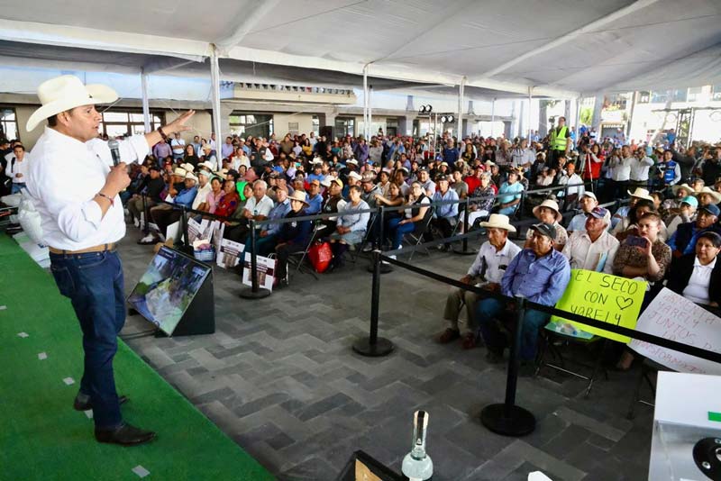 Puebla impulsa desarrollo comunitario con apoyos al campo y carreteras en El Seco