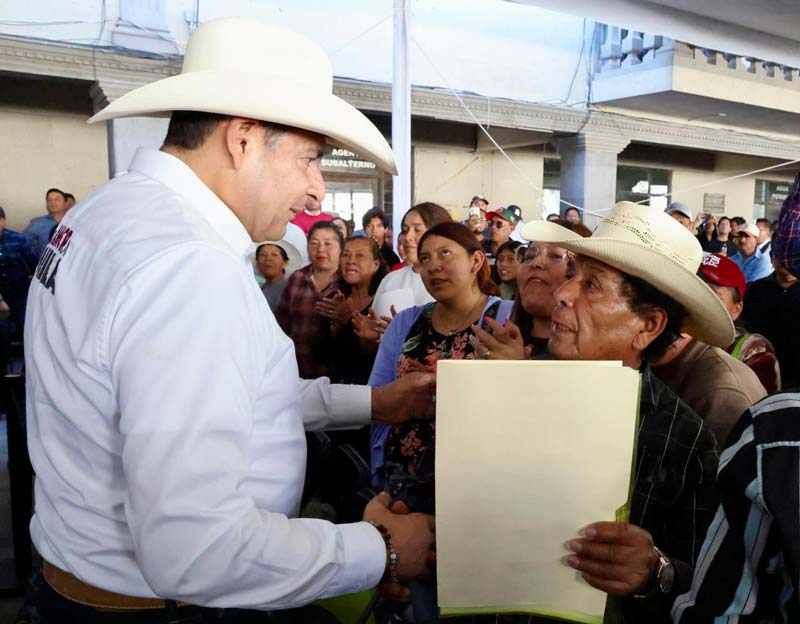 Puebla impulsa desarrollo comunitario con apoyos al campo y carreteras en El Seco