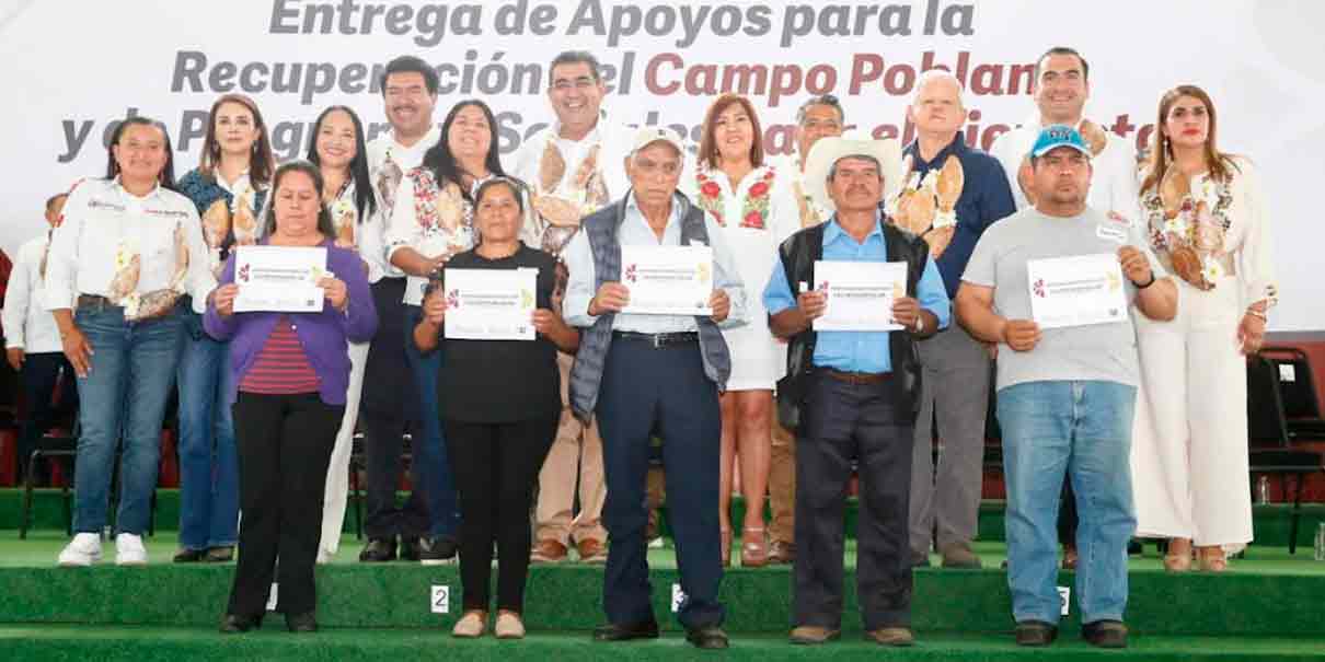 Entrega de apoyos en Xiutetelco