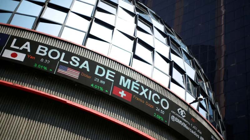 Remesas a México caen 4.6% en 2025 por temor a deportaciones, reporta Banxico